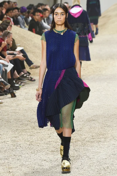 Look 27